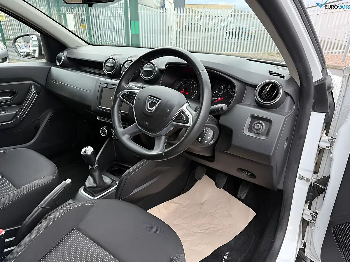 Used 2021 Dacia Duster Comfort White - Interior and Exterior details 8