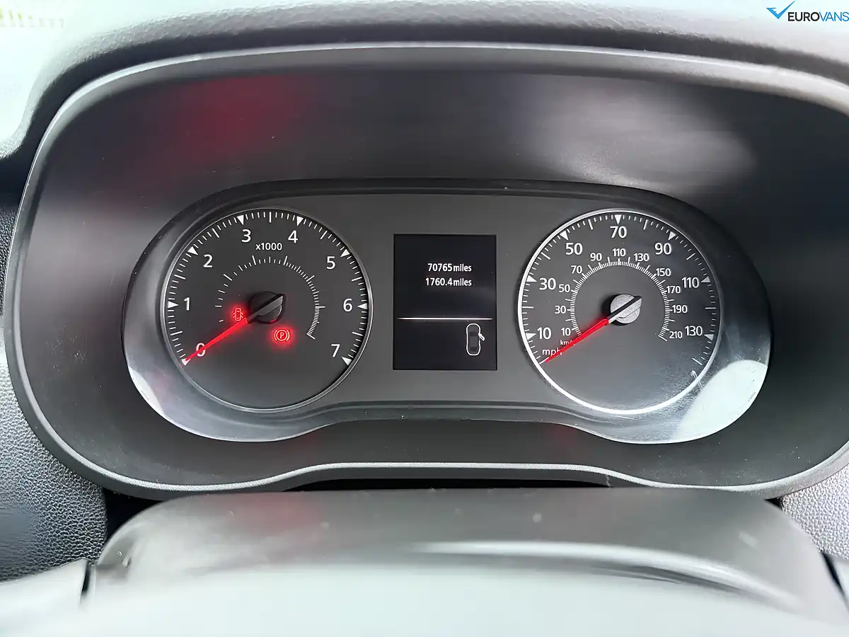 Used 2021 Dacia Duster Comfort White - Interior and Exterior details 9