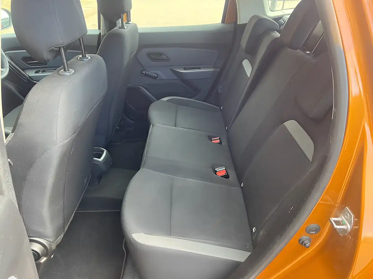 Used 2021 Dacia Duster Essential Orange - Interior and Exterior details 11