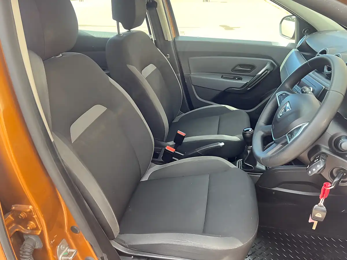 Used 2021 Dacia Duster Essential Orange - Interior and Exterior details 12