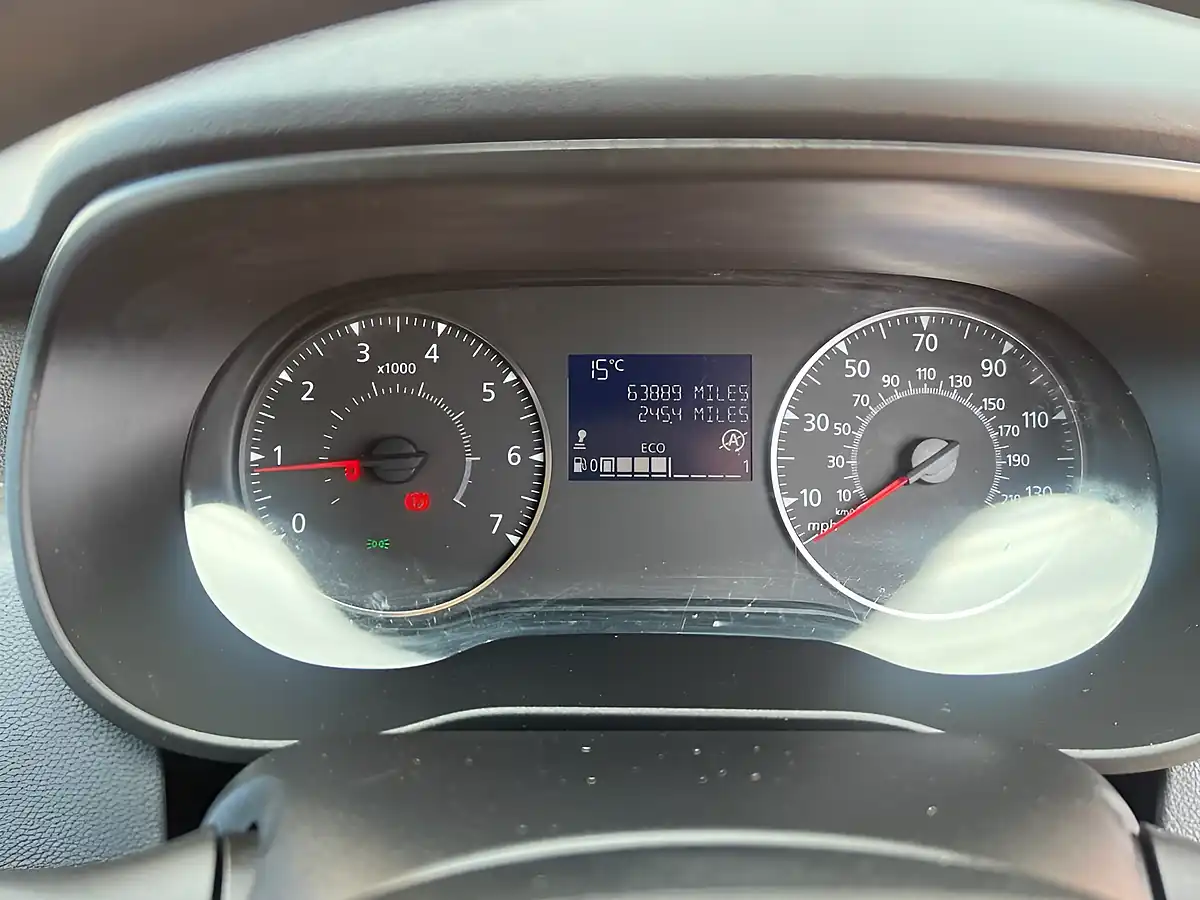 Used 2021 Dacia Duster Essential Orange - Interior and Exterior details 19