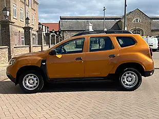 Used 2021 Dacia Duster Essential Orange - Interior and Exterior details 4