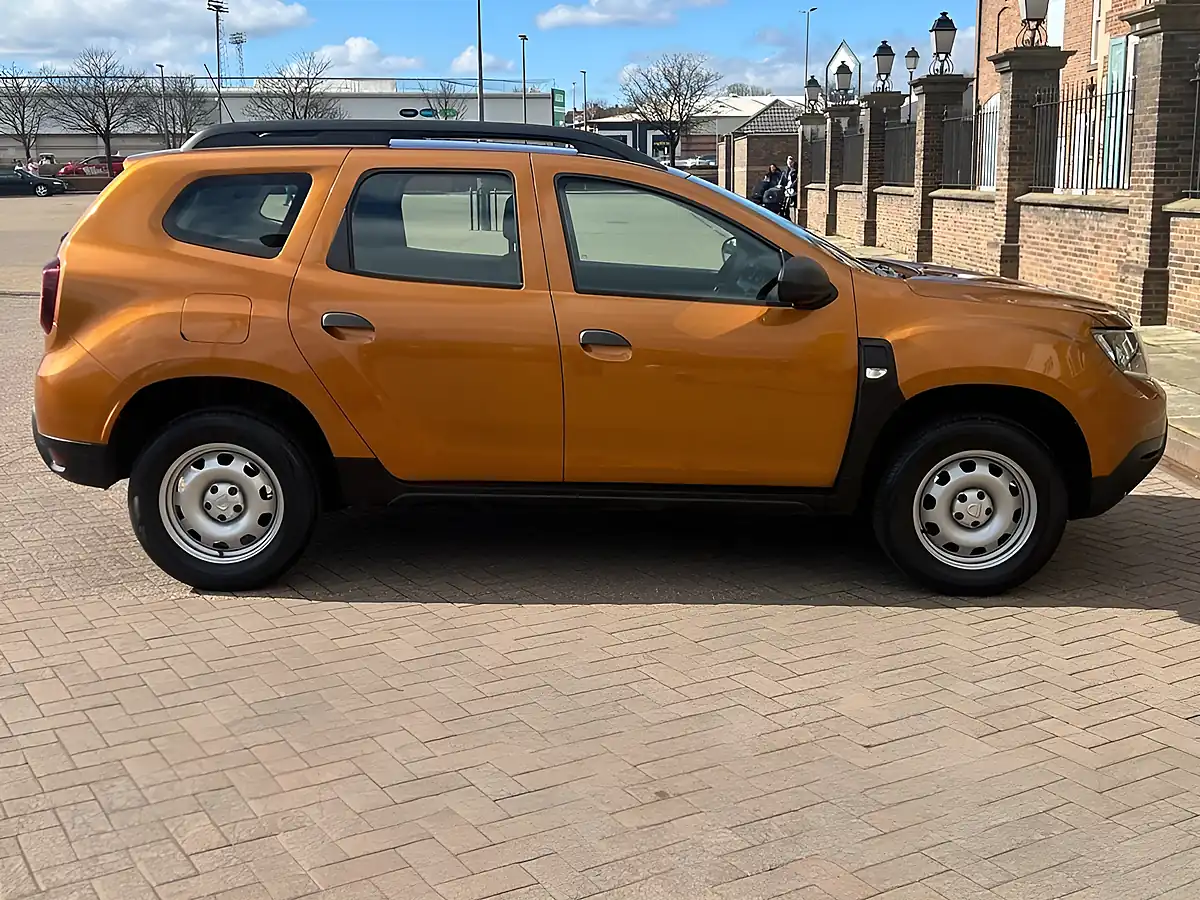 Used 2021 Dacia Duster Essential Orange - Interior and Exterior details 5