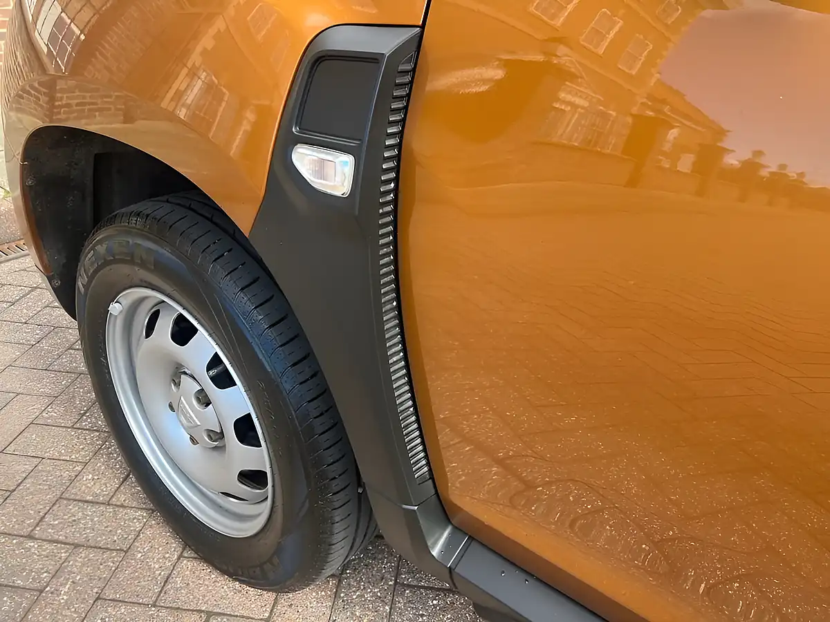 Used 2021 Dacia Duster Essential Orange - Interior and Exterior details 6