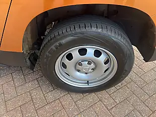 Used 2021 Dacia Duster Essential Orange - Interior and Exterior details 7