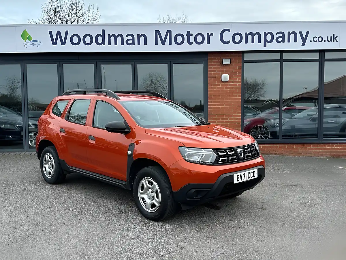 Used 2021 Dacia Duster Essential Orange - Front View