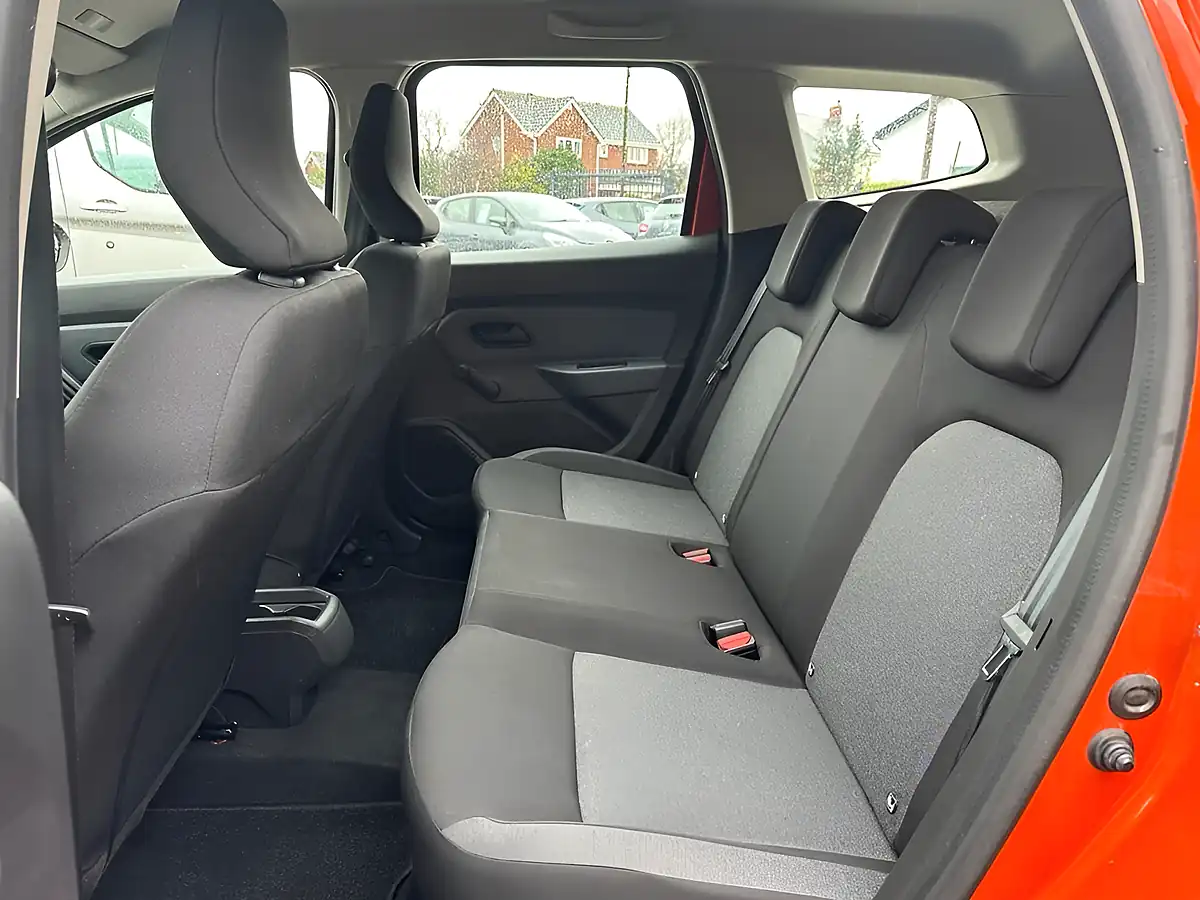 Used 2021 Dacia Duster Essential Orange - Interior and Exterior details 11