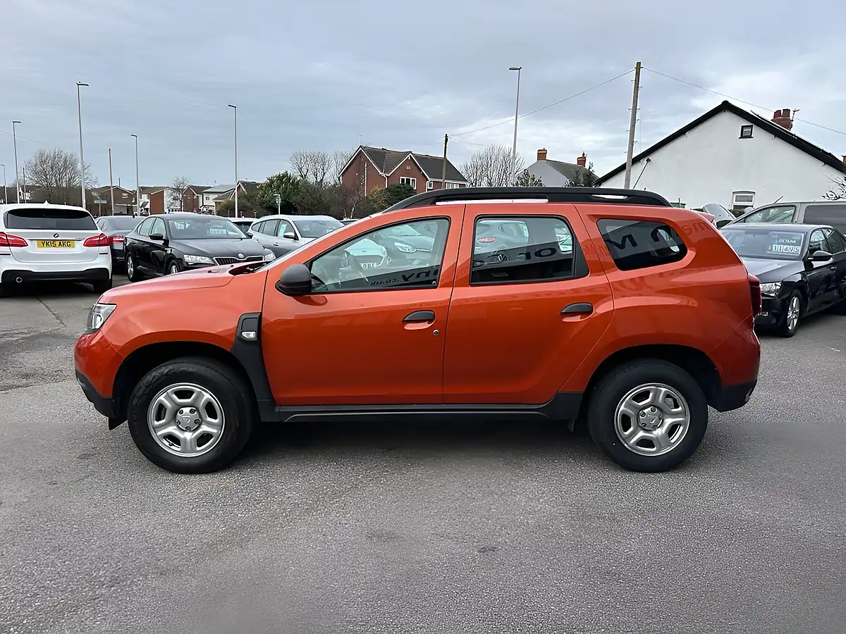 Used 2021 Dacia Duster Essential Orange - Interior and Exterior details 4