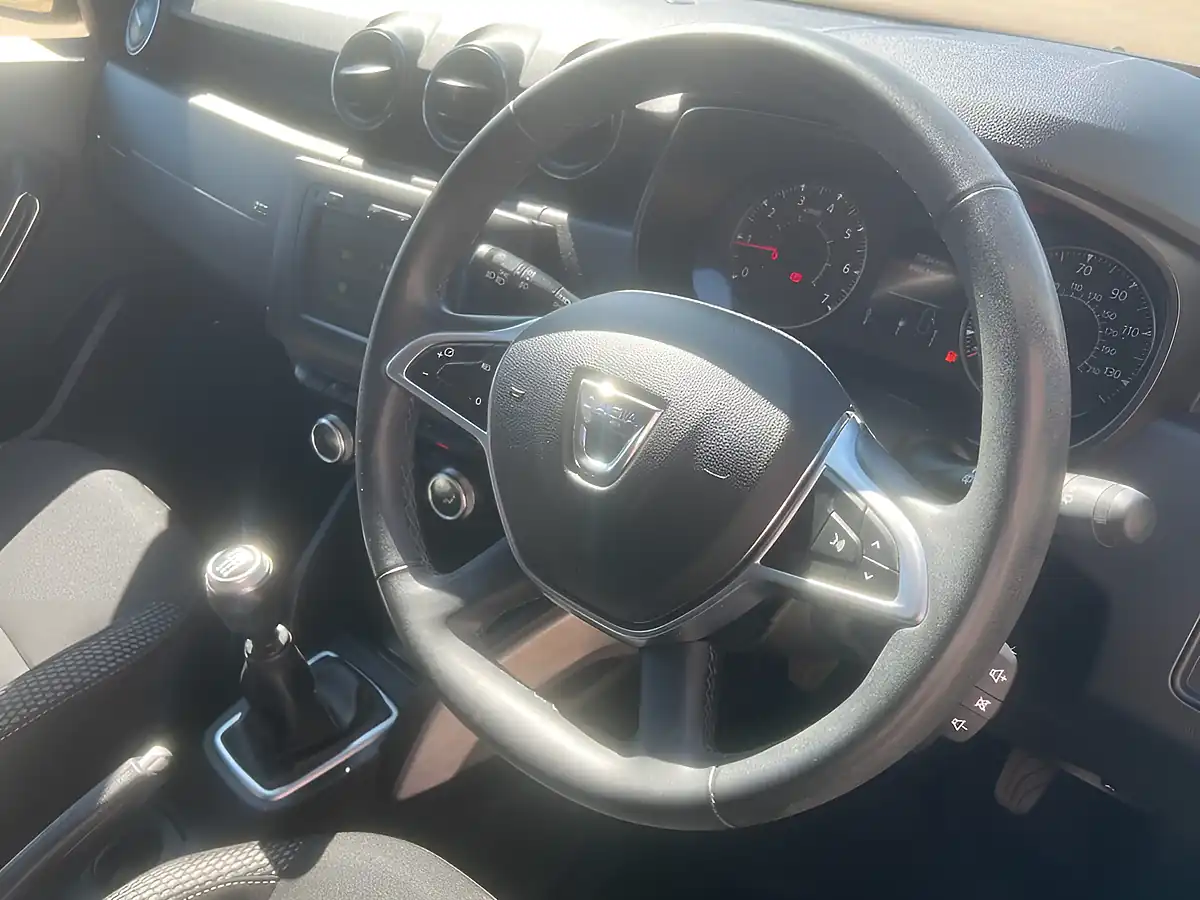 Used 2021 Dacia Duster Prestige Grey - Interior and Exterior details 6