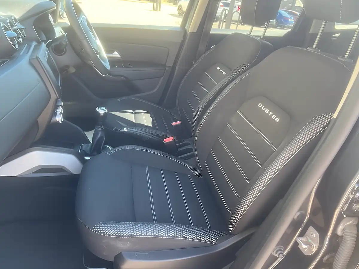 Used 2021 Dacia Duster Prestige Grey - Interior and Exterior details 7