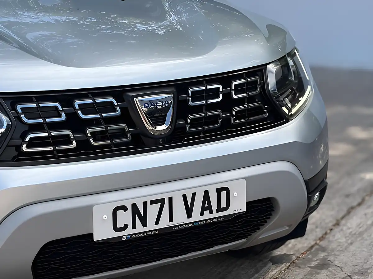 Used 2021 Dacia Duster Prestige Highland Grey - Interior and Exterior details 3