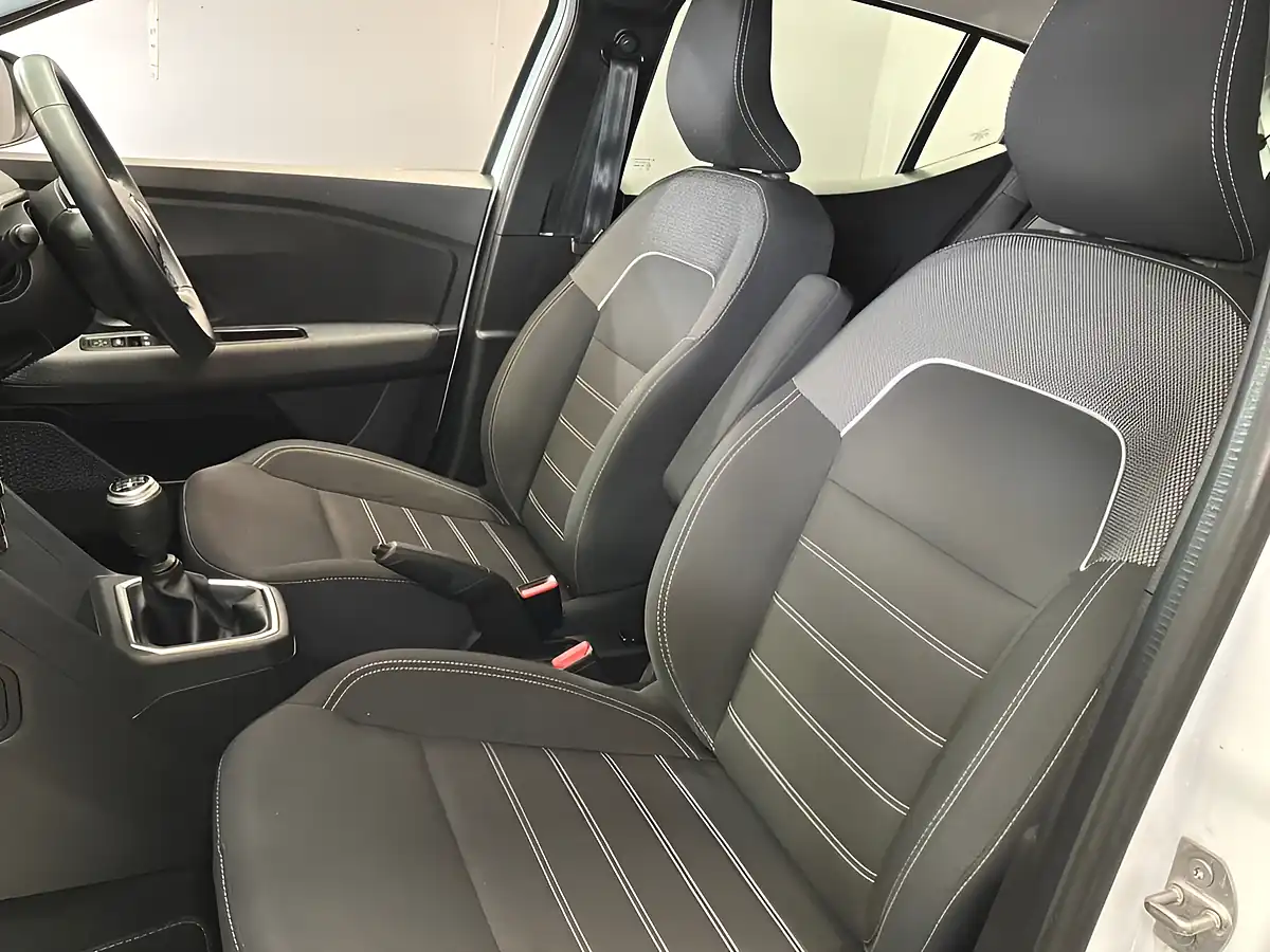Used 2021 Dacia Sandero Comfort White - Interior and Exterior details 12