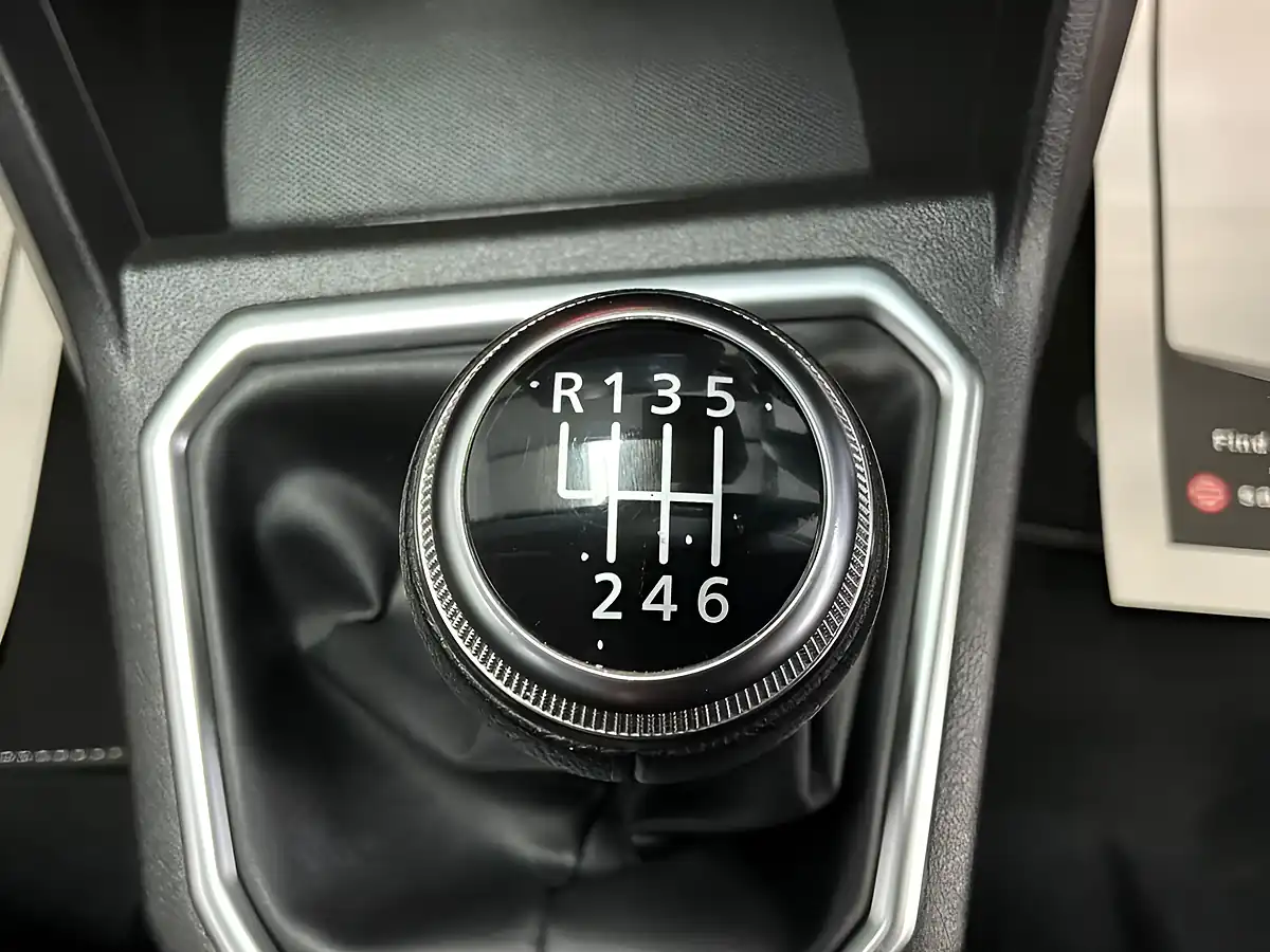 Used 2021 Dacia Sandero Comfort White - Interior and Exterior details 15