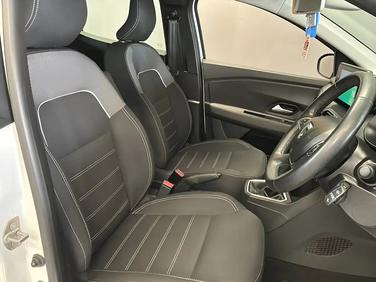 Used 2021 Dacia Sandero Comfort White - Interior and Exterior details 9