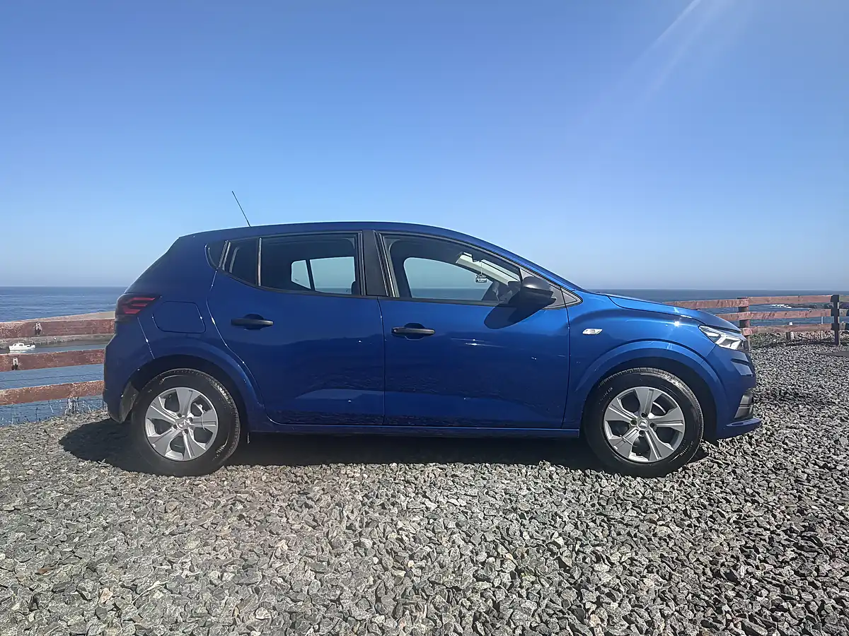 Used 2021 Dacia Sandero Essential Blue - Interior and Exterior details 4