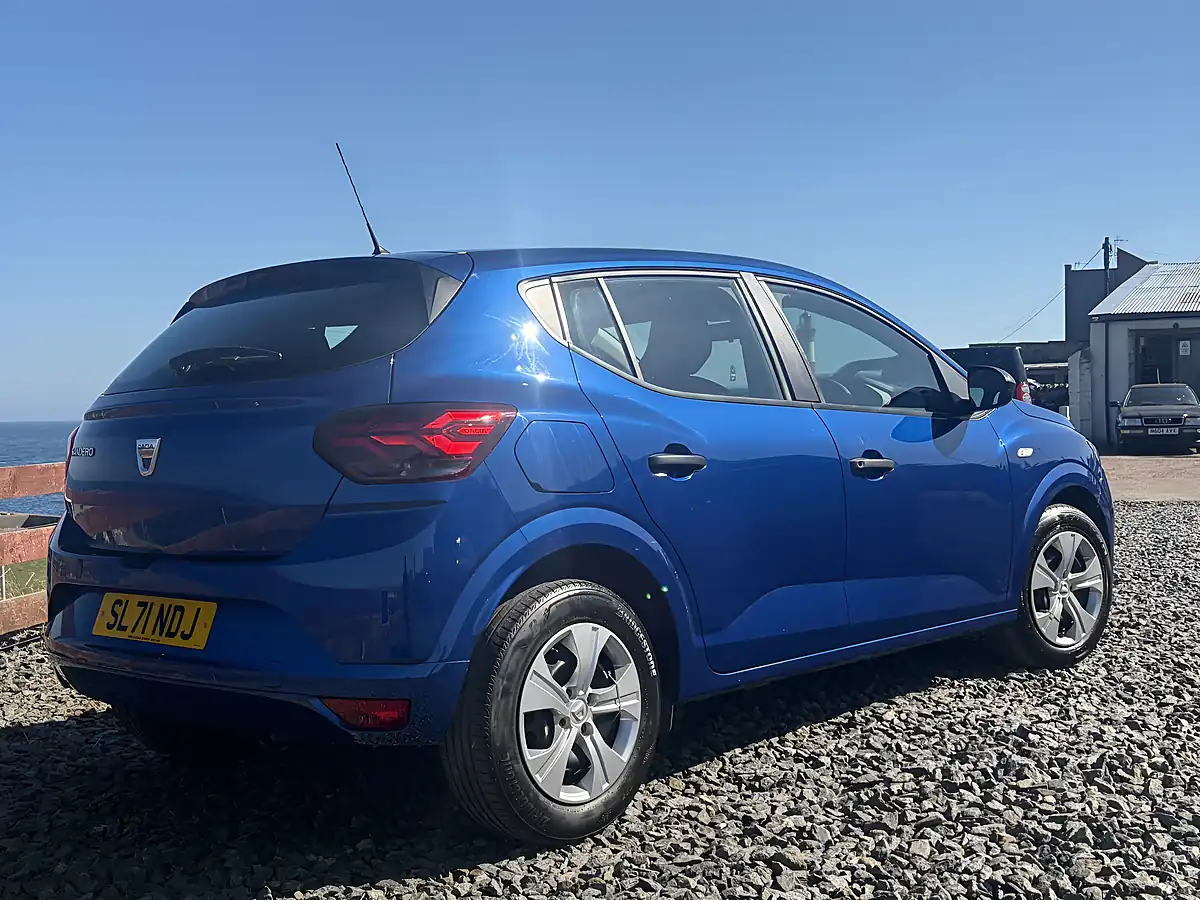 Used 2021 Dacia Sandero Essential Blue - Interior and Exterior details 5