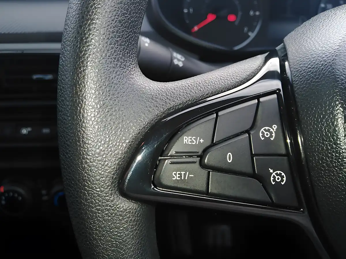 Used 2021 Dacia Sandero Essential Blue - Interior and Exterior details 12
