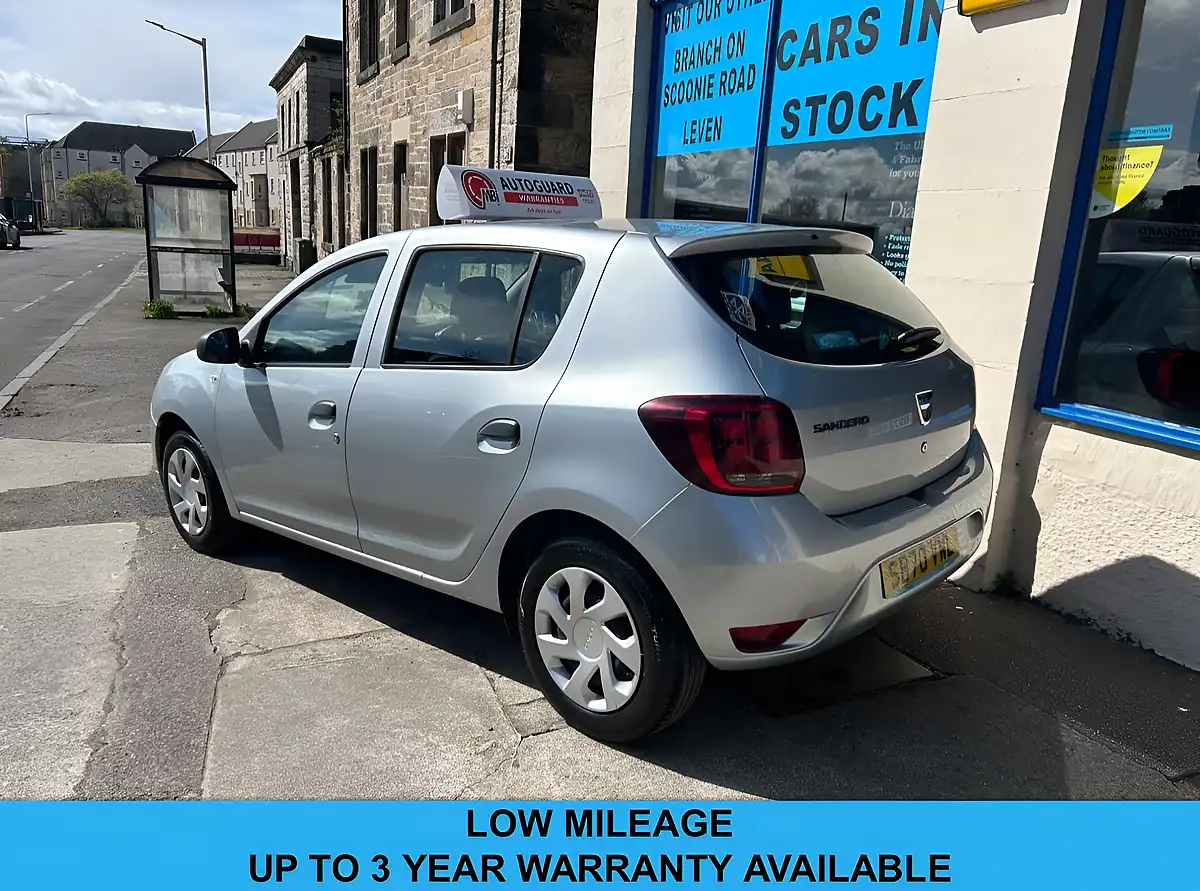 Used 2021 Dacia Sandero Essential Grey - Front View
