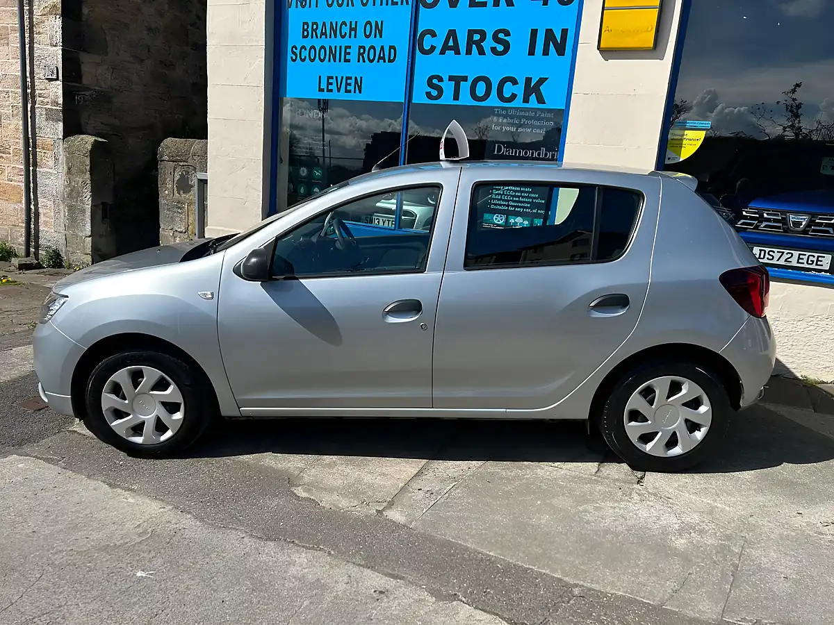 Used 2021 Dacia Sandero Essential Grey - Interior and Exterior details 17