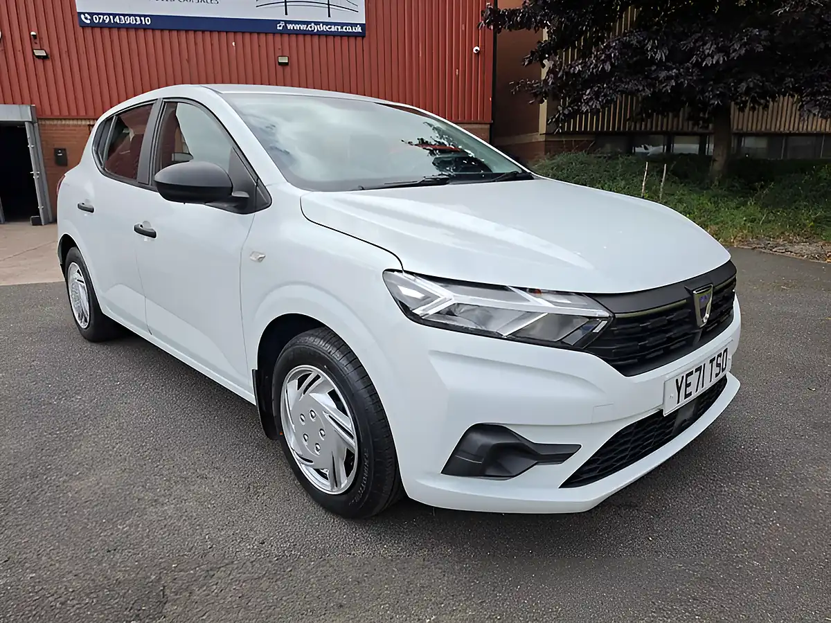 Used 2021 Dacia Sandero Essential White - Front View