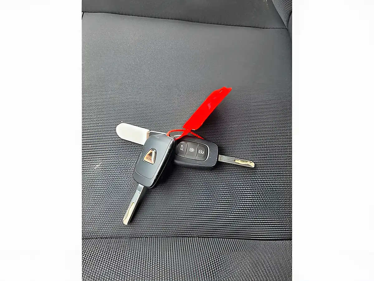 Used 2021 Dacia Sandero Essential White - Interior and Exterior details 20