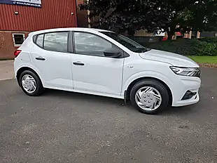 Used 2021 Dacia Sandero Essential White - Interior and Exterior details 4
