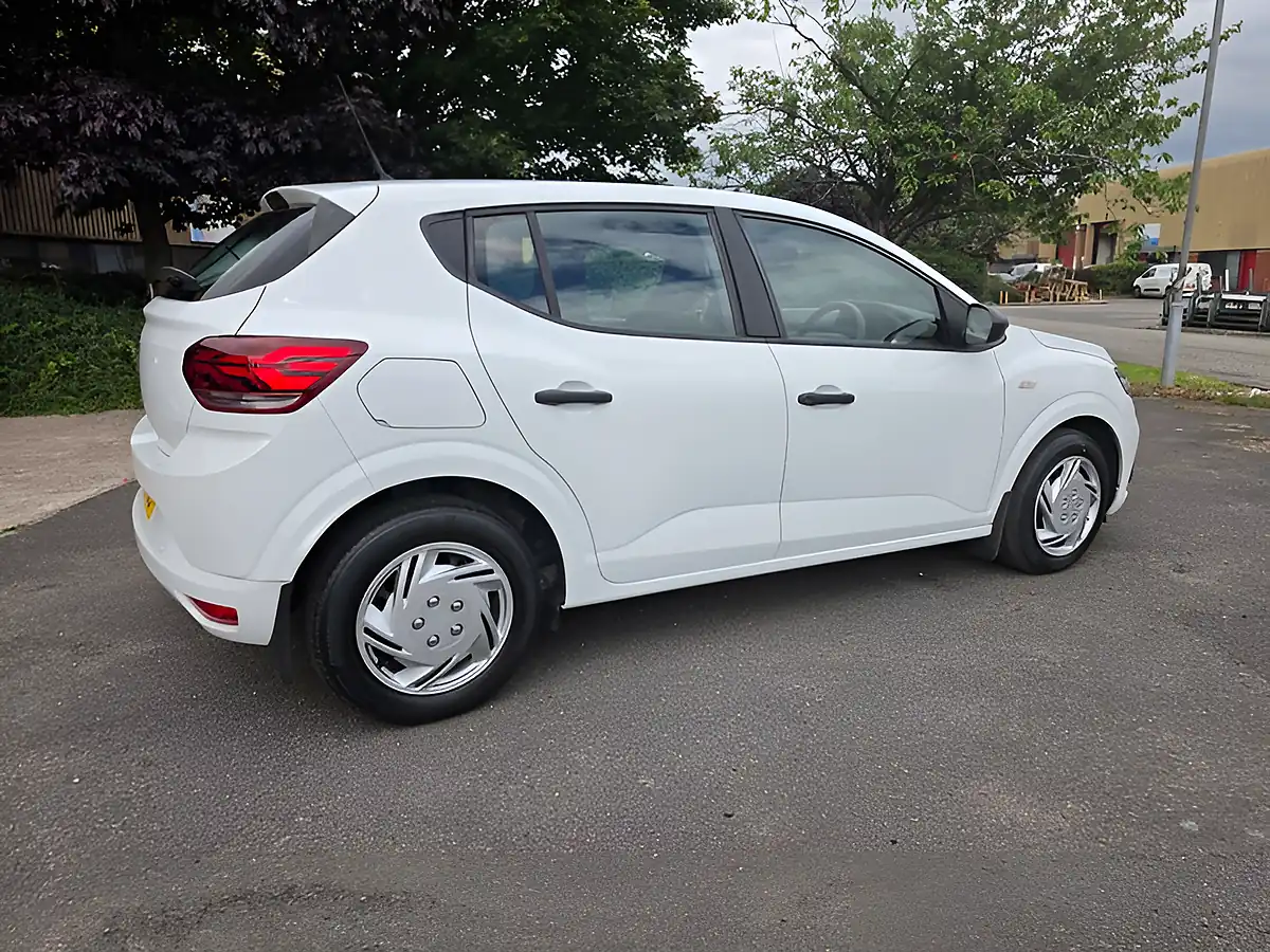 Used 2021 Dacia Sandero Essential White - Interior and Exterior details 6