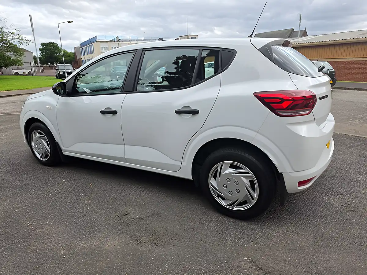 Used 2021 Dacia Sandero Essential White - Interior and Exterior details 7