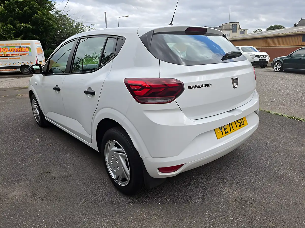 Used 2021 Dacia Sandero Essential White - Interior and Exterior details 8