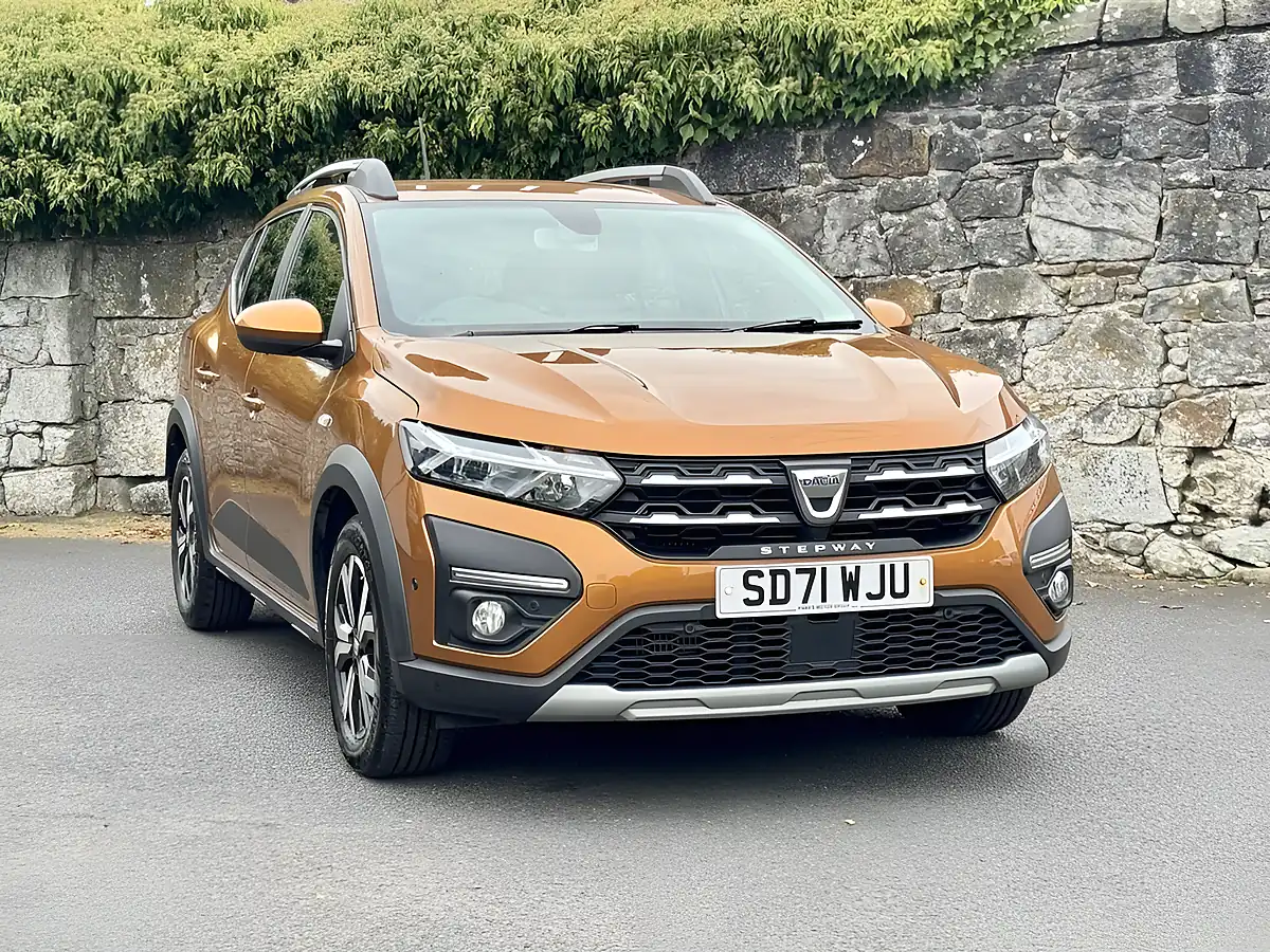 Used 2021 Dacia Sandero Prestige Desert Orange - Interior and Exterior details 10