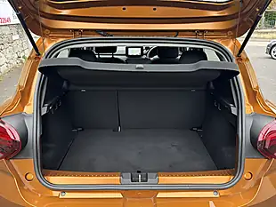 Used 2021 Dacia Sandero Prestige Desert Orange - Interior and Exterior details 14