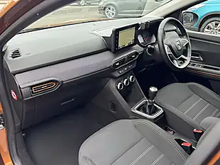 Used 2021 Dacia Sandero Prestige Desert Orange - Interior and Exterior details 15
