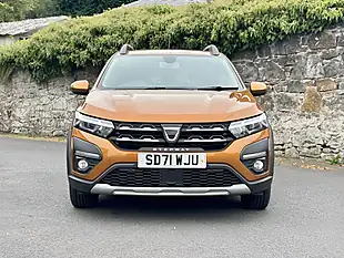 Used 2021 Dacia Sandero Prestige Desert Orange - Interior and Exterior details 2