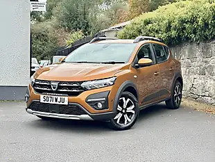 Used 2021 Dacia Sandero Prestige Desert Orange - Interior and Exterior details 4