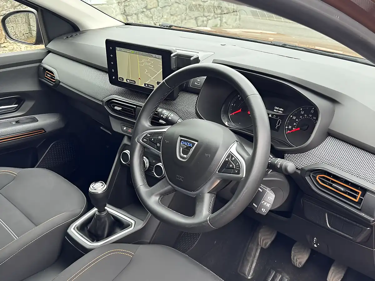 Used 2021 Dacia Sandero Prestige Desert Orange - Interior and Exterior details 6