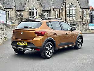Used 2021 Dacia Sandero Prestige Desert Orange - Interior and Exterior details 9