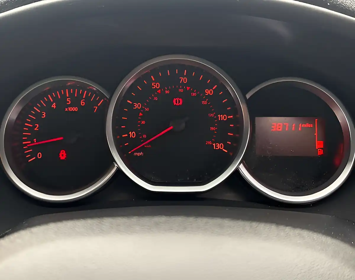 Used 2021 Dacia Sandero Stepway Comfort Glacier White - Interior and Exterior details 15