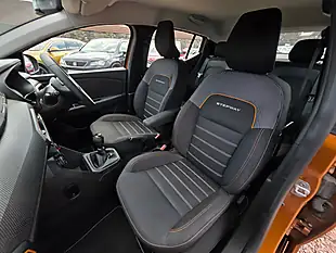 Used 2021 Dacia Sandero Stepway Essential Desert Orange - Interior and Exterior details 10