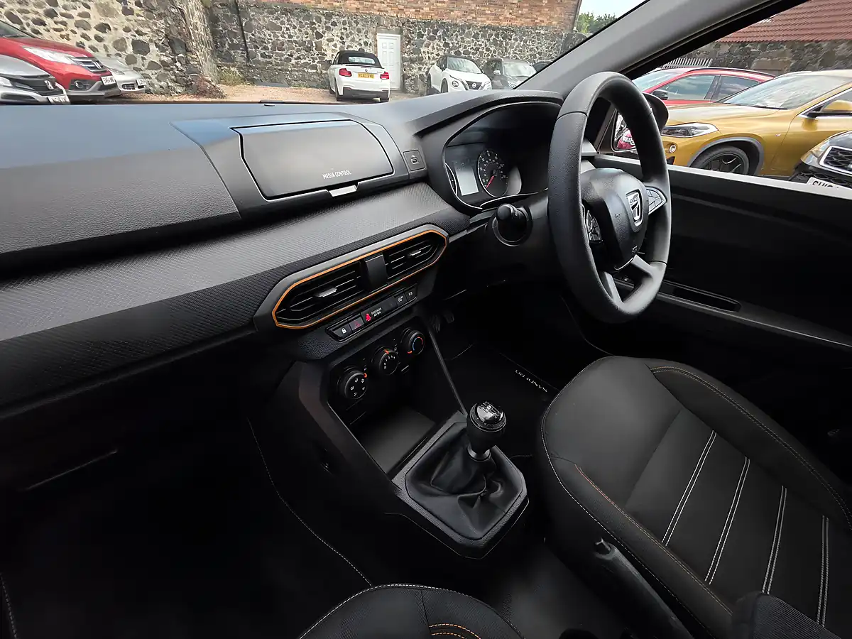 Used 2021 Dacia Sandero Stepway Essential Desert Orange - Interior and Exterior details 11