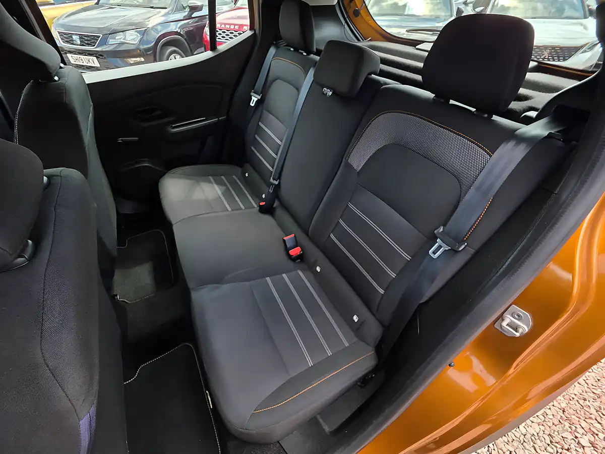 Used 2021 Dacia Sandero Stepway Essential Desert Orange - Interior and Exterior details 12
