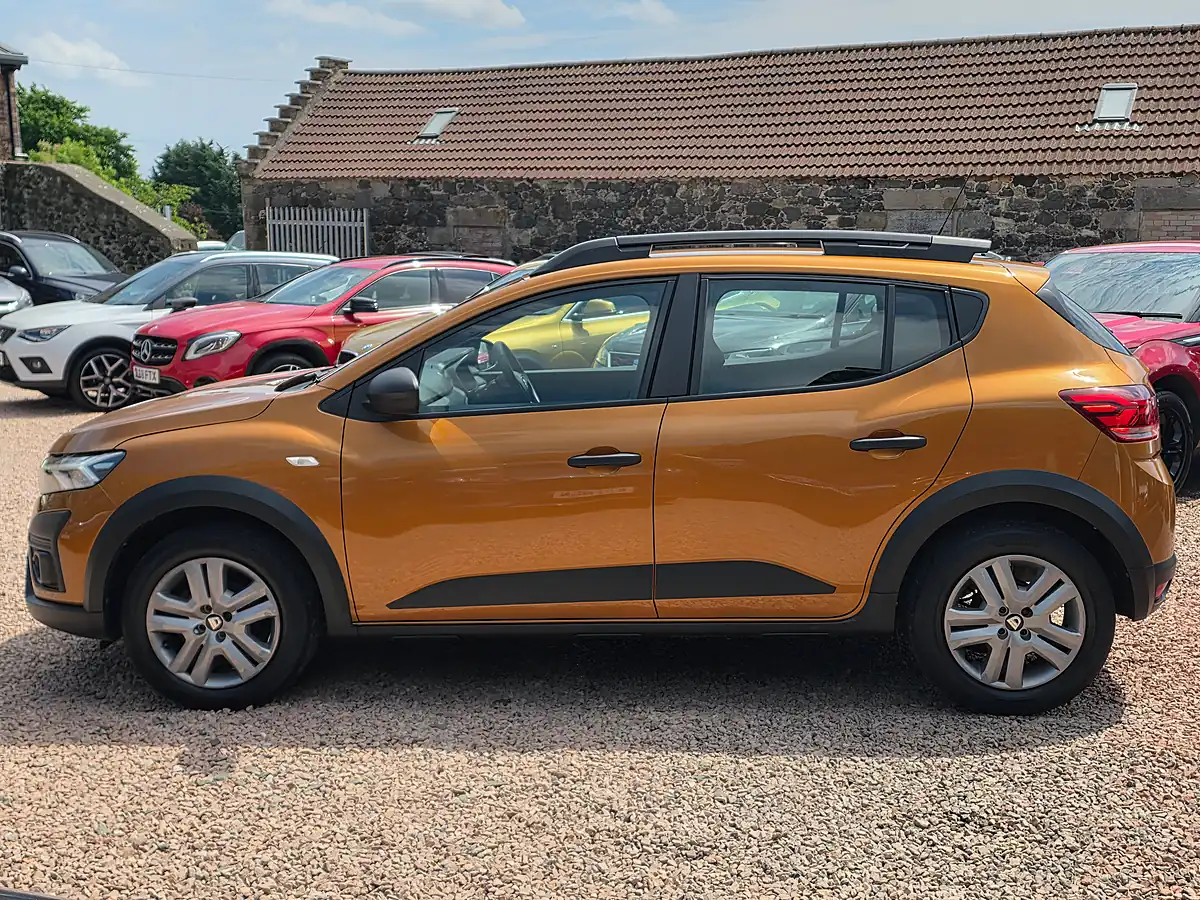 Used 2021 Dacia Sandero Stepway Essential Desert Orange - Interior and Exterior details 14