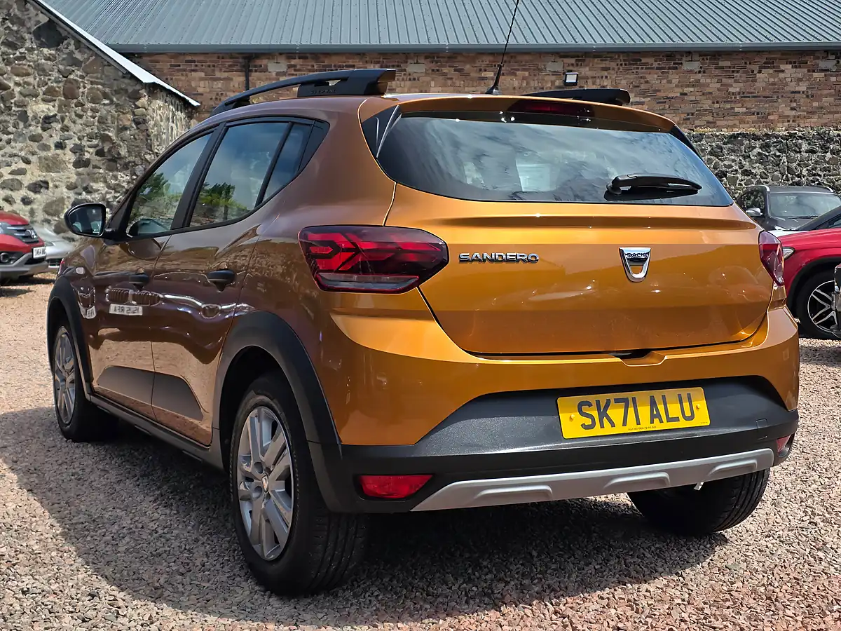 Used 2021 Dacia Sandero Stepway Essential Desert Orange - Interior and Exterior details 15