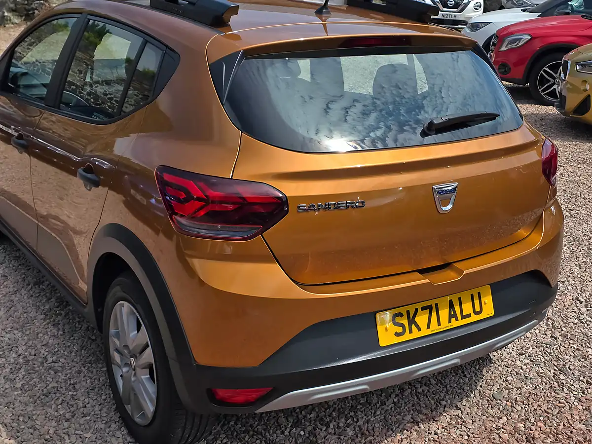 Used 2021 Dacia Sandero Stepway Essential Desert Orange - Interior and Exterior details 16