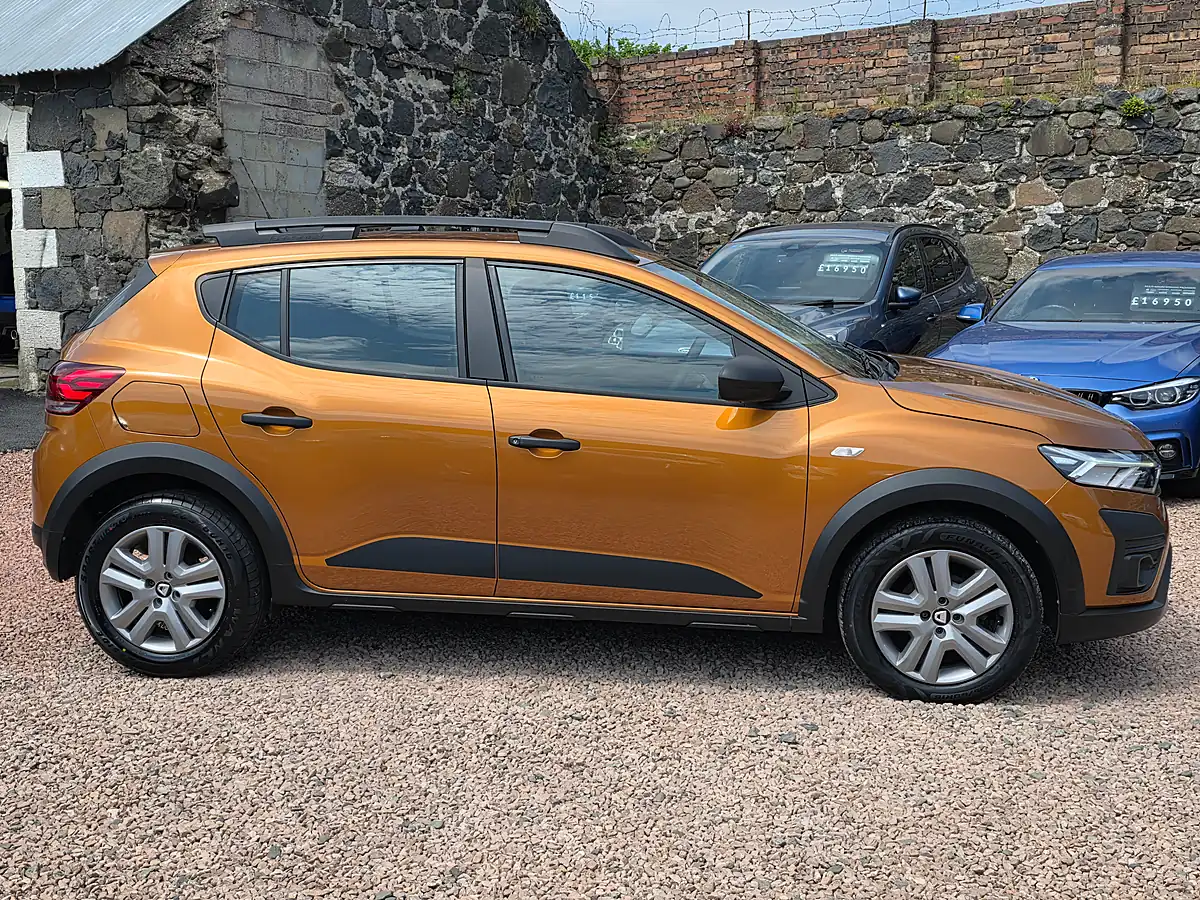 Used 2021 Dacia Sandero Stepway Essential Desert Orange - Interior and Exterior details 19