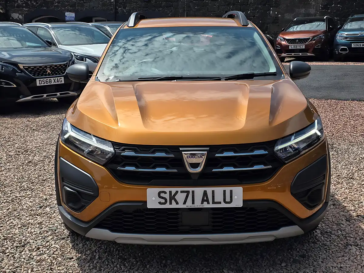 Used 2021 Dacia Sandero Stepway Essential Desert Orange - Interior and Exterior details 3