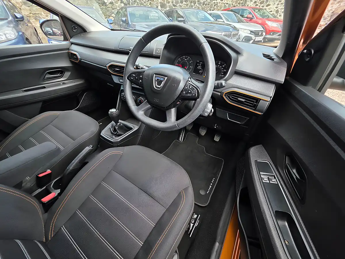 Used 2021 Dacia Sandero Stepway Essential Desert Orange - Interior and Exterior details 8