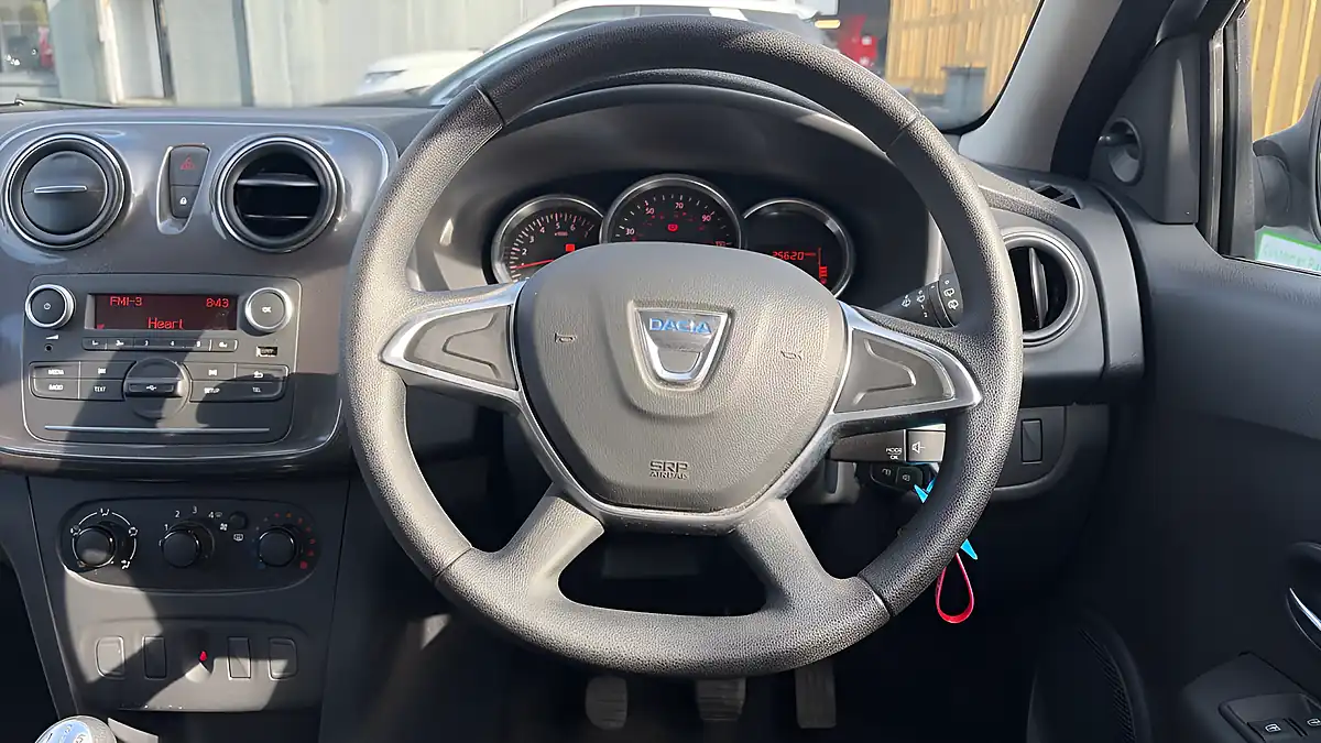 Used 2021 Dacia Sandero Stepway Essential Grey - Interior and Exterior details 11