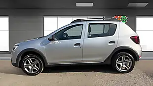 Used 2021 Dacia Sandero Stepway Essential Grey - Interior and Exterior details 3