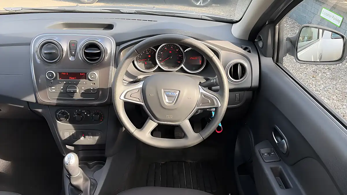 Used 2021 Dacia Sandero Stepway Essential Grey - Interior and Exterior details 8