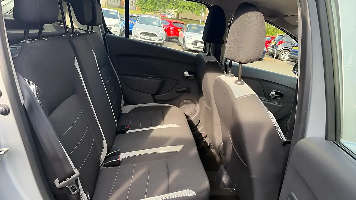 Used 2021 Dacia Sandero Stepway Essential Grey - Interior and Exterior details 9